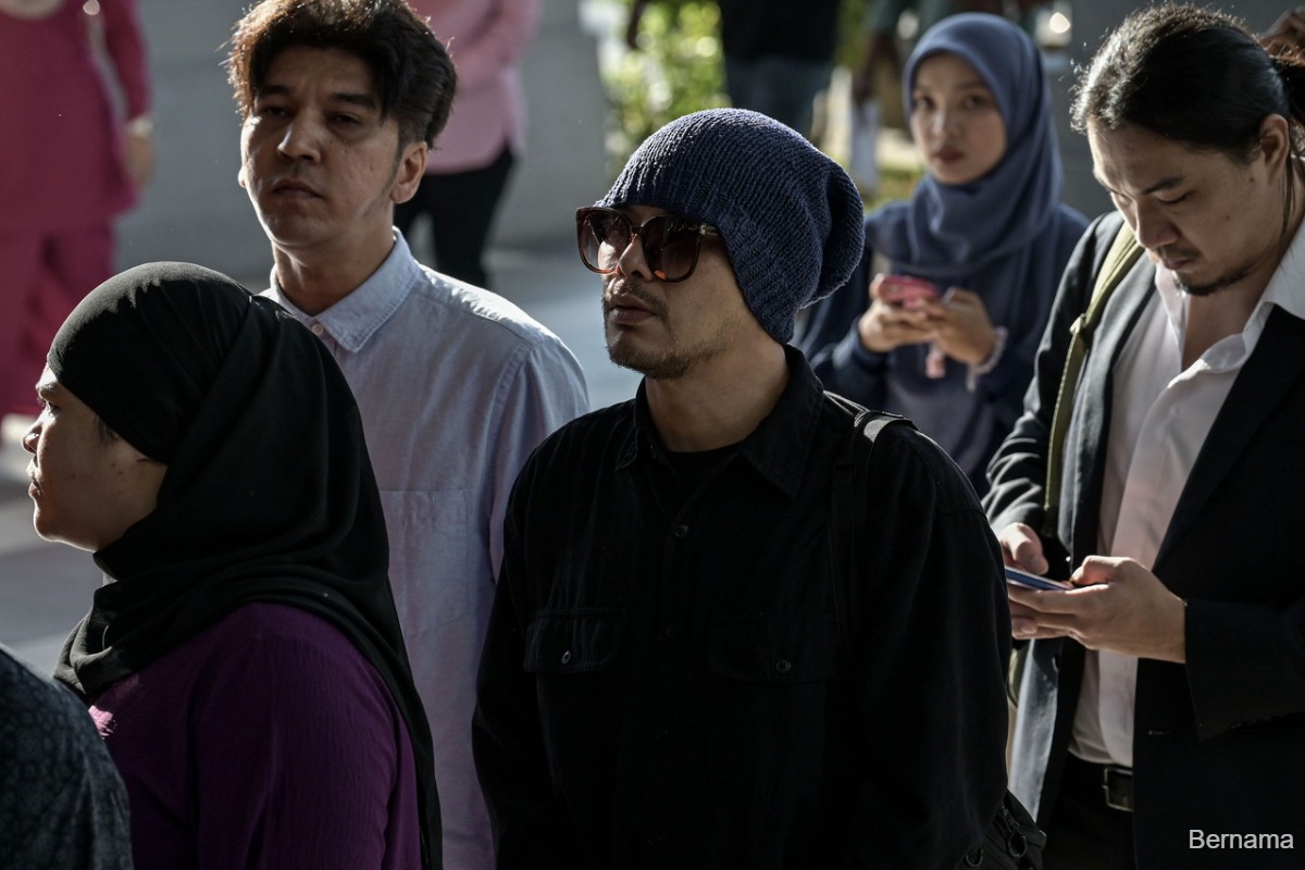 Namewee acquitted of self-administering drug charge